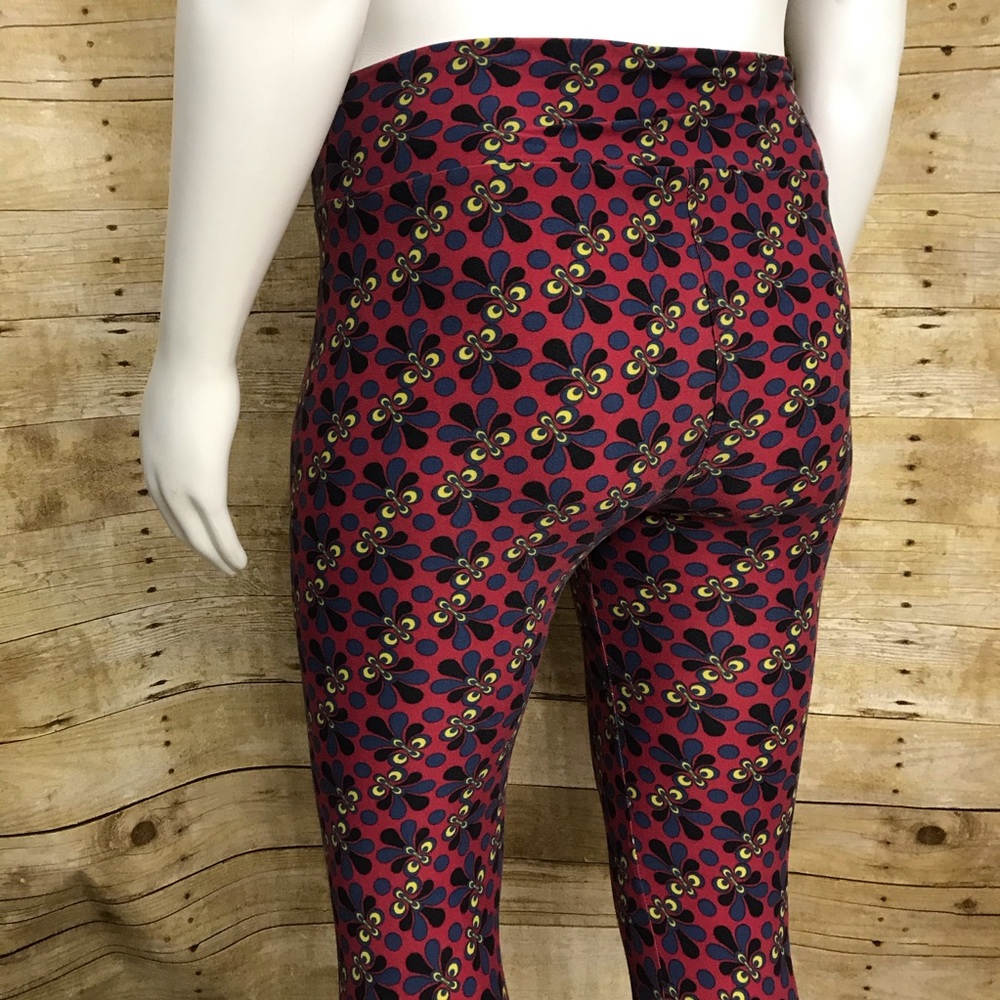 ❤️LulaRoe Tall& Curvy flower print leggings